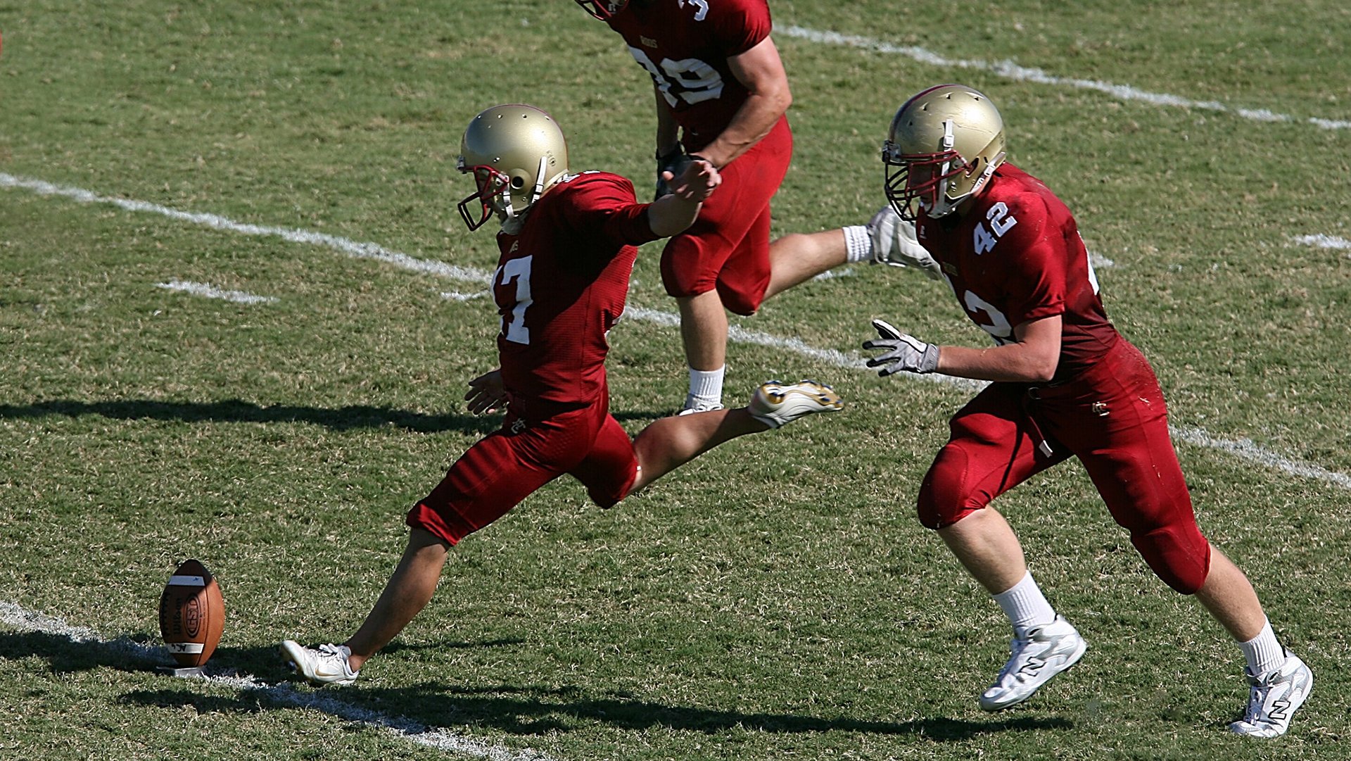 _户外探险营：打造勇者精神的运动氛围_，户外探险什么意思