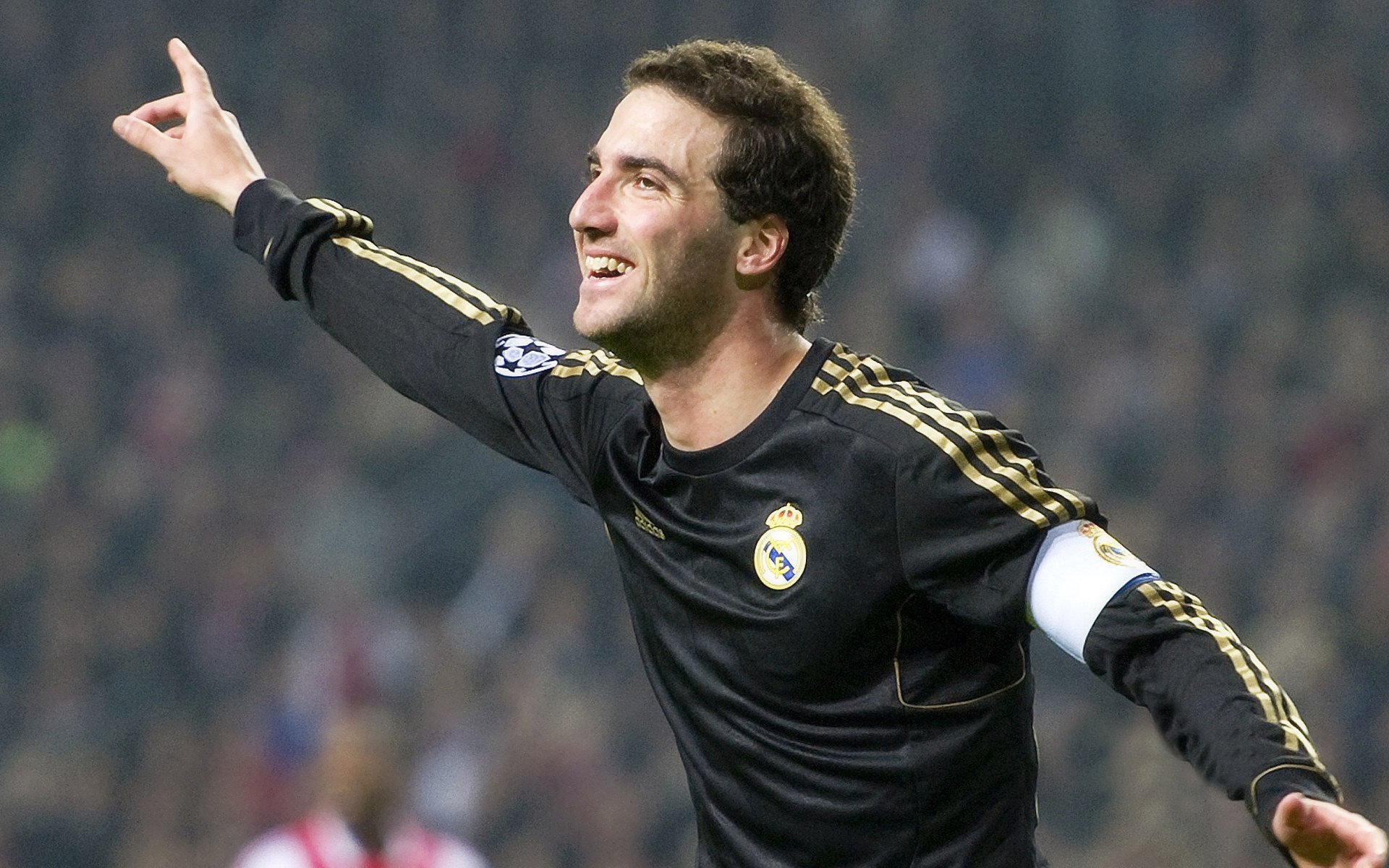 《国际电竞联盟峰会：推动行业标准化与合作》，国际电竞展