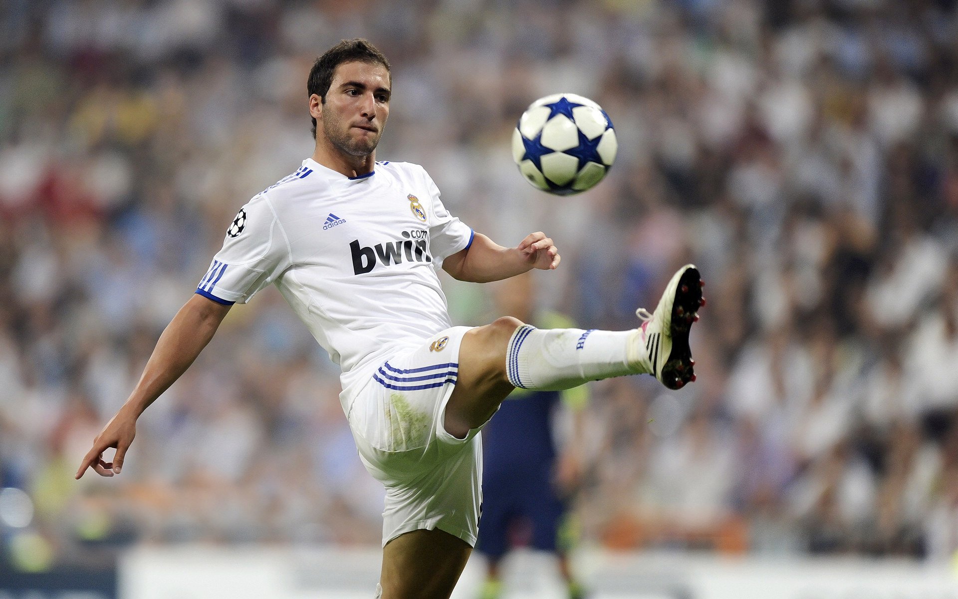 《电竞赛事的环境影响：绿色环保备受关注》，电竞行业环境